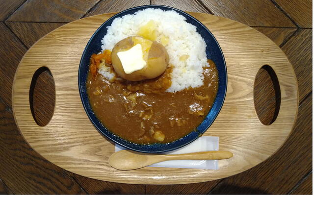 BANDAI FOOD HALL さんかくとまる 豚こまカレー NGT48じゃがいもトッピング